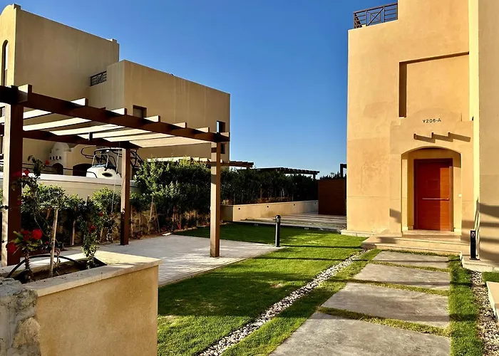 Villa Luxurious With Infinity Private Pool & Jacuzzi Over Sabina Island's Lagoon