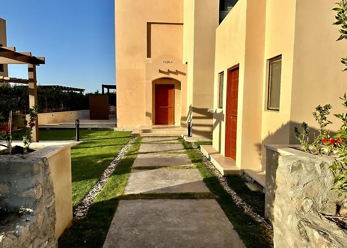 Villa Luxurious With Infinity Private Pool & Jacuzzi Over Sabina Island's Lagoon Hurghada