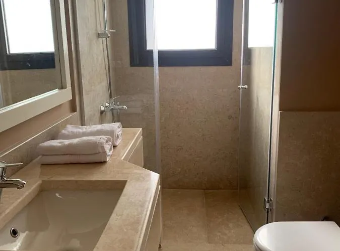 Villa Luxurious With Infinity Private Pool & Jacuzzi Over Sabina Island's Lagoon Hurghada